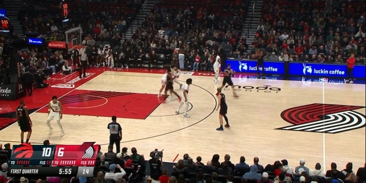 来了来了！首节5分55秒！杨瀚森直接替换登场了！