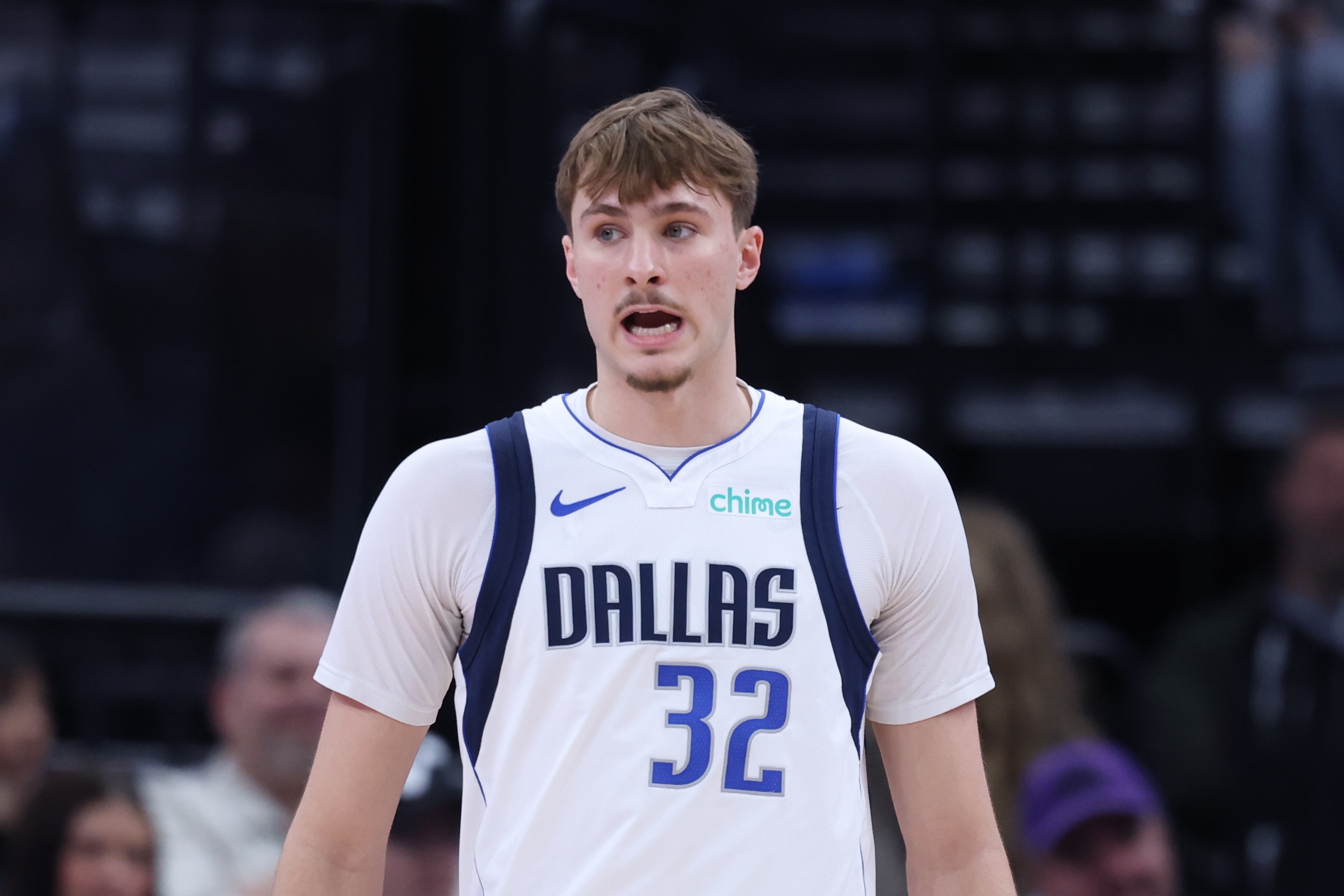 OD体育直播-核心互飙！小波特半场8中4拿12分3板 弗拉格10中7轰下18分4板