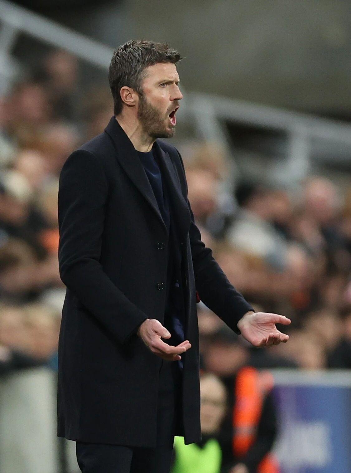 OD体育网址-愤怒卡里克赛后不理曼联球员!又一将受伤雪上加霜,错误换人致败